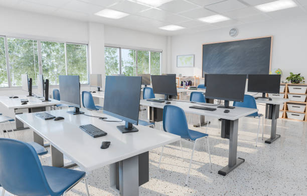 Photo d’une salle de formation IT accueillant des jeunes à Casablanca.